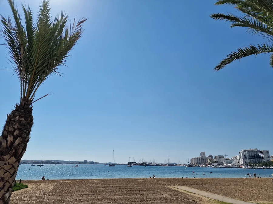 playa S’Arenal en Sant Antoni de Portmany